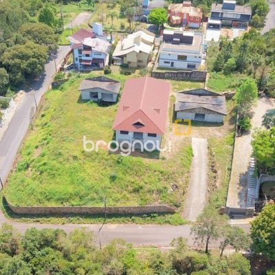 Terreno com 3662m², no bairro João Paulo em Florianópolis