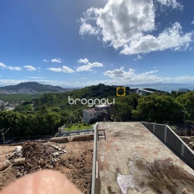 Terreno com 3662m², no bairro João Paulo em Florianópolis