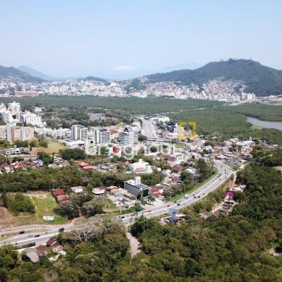 Terreno com 3662m², no bairro João Paulo em Florianópolis