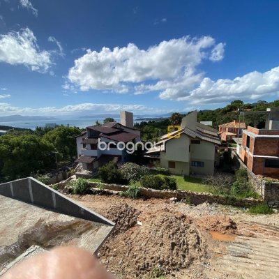 Terreno com 3662m², no bairro João Paulo em Florianópolis