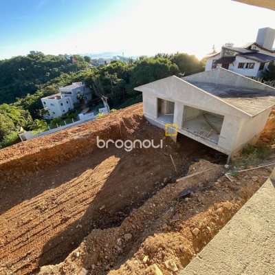 Terreno com 3662m², no bairro João Paulo em Florianópolis