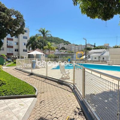Apartamento com 74m², 2 quartos (sendo 1 suíte), 1 garagem, no bairro Coqueiros em Florianópolis