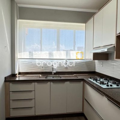 Apartamento com 74m², 2 quartos (sendo 1 suíte), 1 garagem, no bairro Coqueiros em Florianópolis