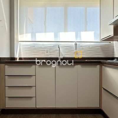 Apartamento com 74m², 2 quartos (sendo 1 suíte), 1 garagem, no bairro Coqueiros em Florianópolis