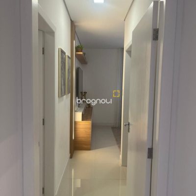 Casa com 300m², 3 quartos (sendo 1 suíte), 5 garagens, no bairro Bom Abrigo em Florianópolis