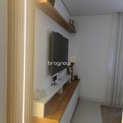 Casa com 300m², 3 quartos (sendo 1 suíte), 5 garagens, no bairro Bom Abrigo em Florianópolis
