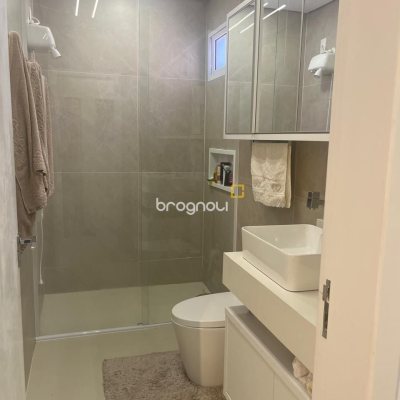 Casa com 300m², 3 quartos (sendo 1 suíte), 5 garagens, no bairro Bom Abrigo em Florianópolis