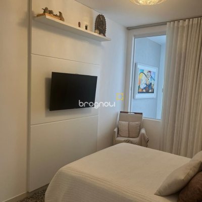 Casa com 300m², 3 quartos (sendo 1 suíte), 5 garagens, no bairro Bom Abrigo em Florianópolis