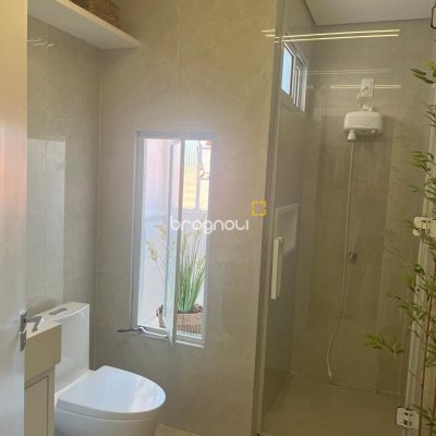 Casa com 300m², 3 quartos (sendo 1 suíte), 5 garagens, no bairro Bom Abrigo em Florianópolis