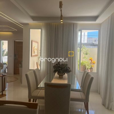 Casa com 300m², 3 quartos (sendo 1 suíte), 5 garagens, no bairro Bom Abrigo em Florianópolis