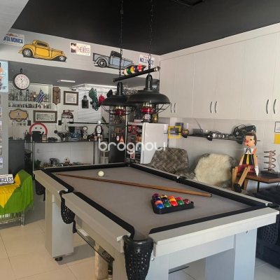 Casa com 300m², 3 quartos (sendo 1 suíte), 5 garagens, no bairro Bom Abrigo em Florianópolis