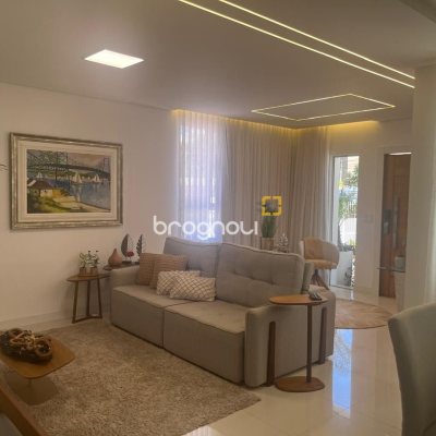 Casa com 300m², 3 quartos (sendo 1 suíte), 5 garagens, no bairro Bom Abrigo em Florianópolis