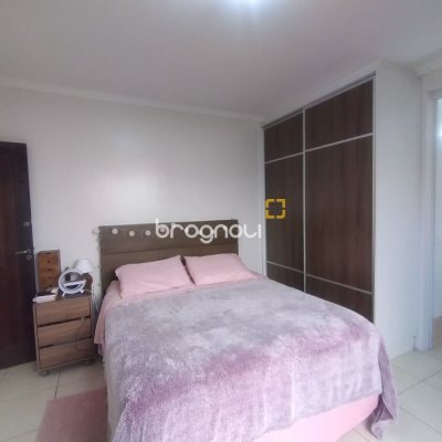 Casa com 270m², 4 quartos (sendo 4 suítes), 2 garagens, no bairro Coqueiros em Florianópolis