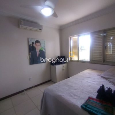 Casa com 270m², 4 quartos (sendo 4 suítes), 2 garagens, no bairro Coqueiros em Florianópolis