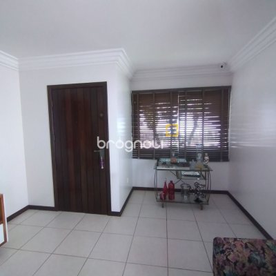Casa com 270m², 4 quartos (sendo 4 suítes), 2 garagens, no bairro Coqueiros em Florianópolis