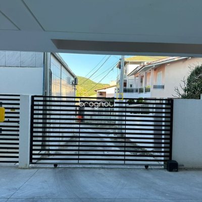 Apartamento com 53m², 2 quartos (sendo 1 suíte), 1 garagem, no bairro Ingleses em Florianópolis