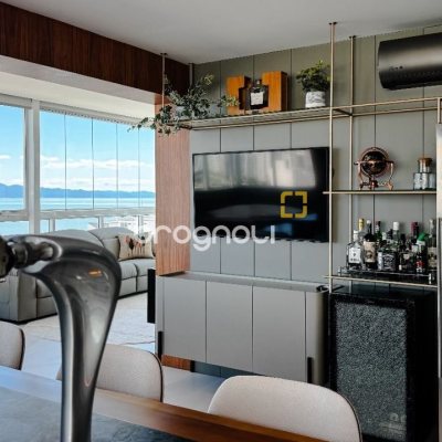 Cobertura com 244m², 4 quartos (sendo 3 suítes), 3 garagens, no bairro Agronômica em Florianópolis