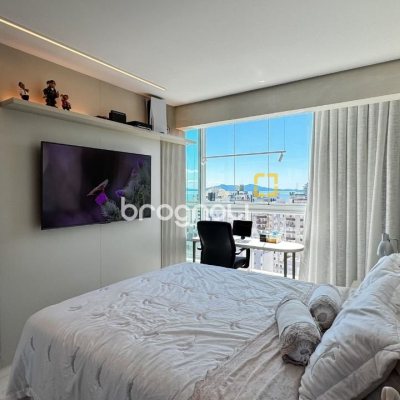 Cobertura com 244m², 4 quartos (sendo 3 suítes), 3 garagens, no bairro Agronômica em Florianópolis