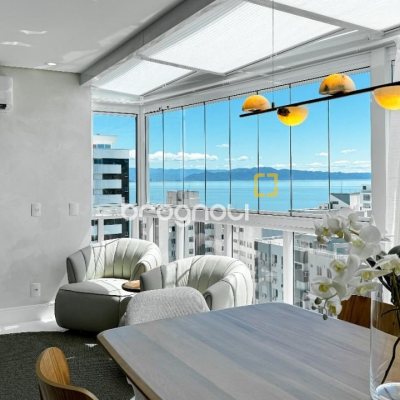 Cobertura com 244m², 4 quartos (sendo 3 suítes), 3 garagens, no bairro Agronômica em Florianópolis