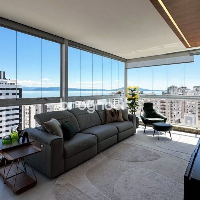Cobertura com 244m², 4 quartos (sendo 3 suítes), 3 garagens, no bairro Agronômica em Florianópolis