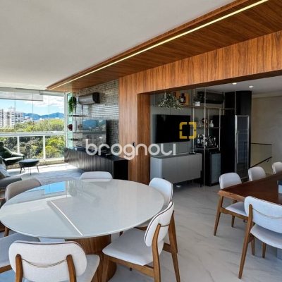 Cobertura com 244m², 4 quartos (sendo 3 suítes), 3 garagens, no bairro Agronômica em Florianópolis