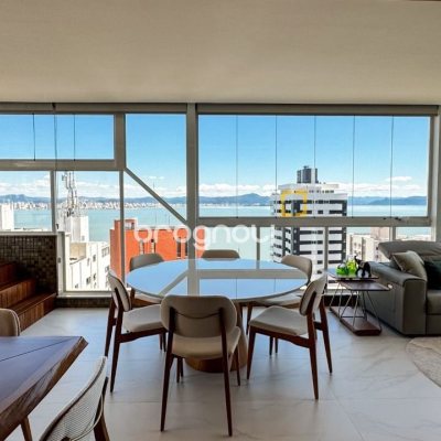 Cobertura com 244m², 4 quartos (sendo 3 suítes), 3 garagens, no bairro Agronômica em Florianópolis