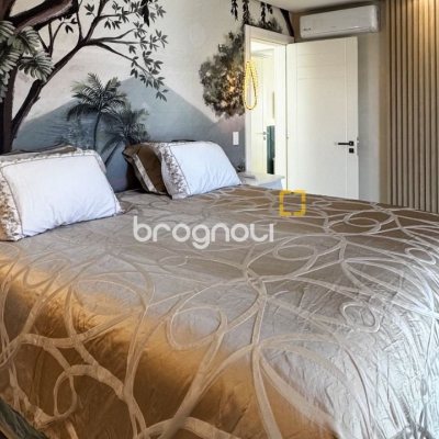 Cobertura com 244m², 4 quartos (sendo 3 suítes), 3 garagens, no bairro Agronômica em Florianópolis