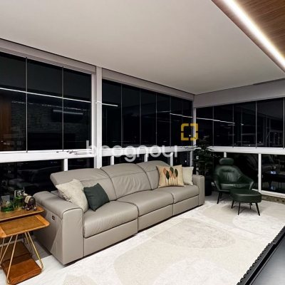 Cobertura com 244m², 4 quartos (sendo 3 suítes), 3 garagens, no bairro Agronômica em Florianópolis