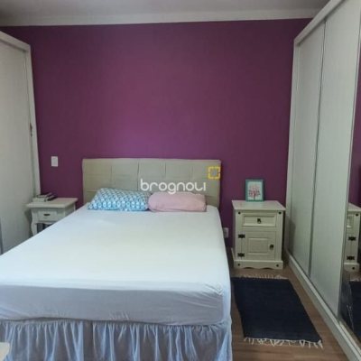Casa com 107m², 2 quartos (sendo 2 suítes), 2 garagens, no bairro Rio Vermelho em Florianópolis