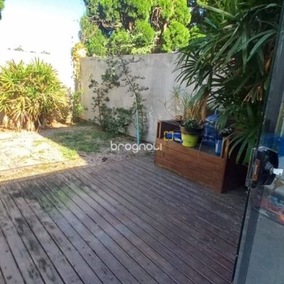 Casa com 107m², 2 quartos (sendo 2 suítes), 2 garagens, no bairro Rio Vermelho em Florianópolis