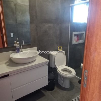 Casa com 107m², 2 quartos (sendo 2 suítes), 2 garagens, no bairro Rio Vermelho em Florianópolis