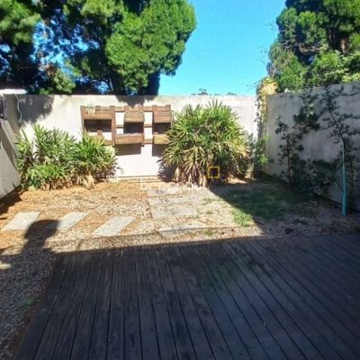 Casa com 107m², 2 quartos (sendo 2 suítes), 2 garagens, no bairro Rio Vermelho em Florianópolis