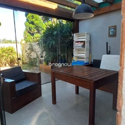 Casa com 107m², 2 quartos (sendo 2 suítes), 2 garagens, no bairro Rio Vermelho em Florianópolis