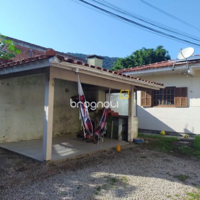 Pousada / Hotel com 222m², 8 quartos, 5 garagens, no bairro Vargem do Bom Jesus em Florianópolis