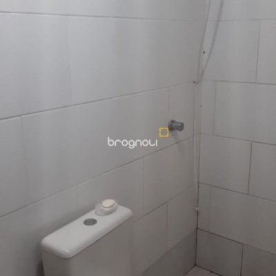 Pousada / Hotel com 222m², 8 quartos, 5 garagens, no bairro Vargem do Bom Jesus em Florianópolis