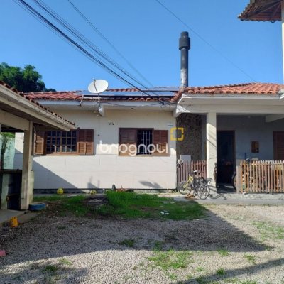 Pousada / Hotel com 222m², 8 quartos, 5 garagens, no bairro Vargem do Bom Jesus em Florianópolis