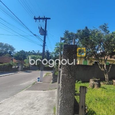 Casa com 100m², 3 quartos, 5 garagens, no bairro Ratones em Florianópolis