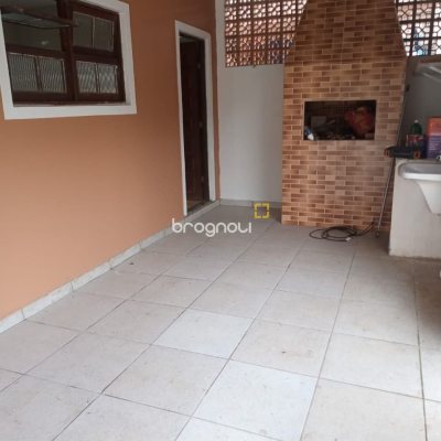Casa com 100m², 3 quartos, 5 garagens, no bairro Ratones em Florianópolis