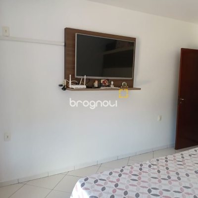 Casa com 192m², 3 quartos (sendo 1 suíte), 2 garagens, no bairro Forquilhinha em São José
