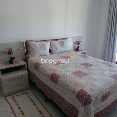 Casa com 192m², 3 quartos (sendo 1 suíte), 2 garagens, no bairro Forquilhinha em São José