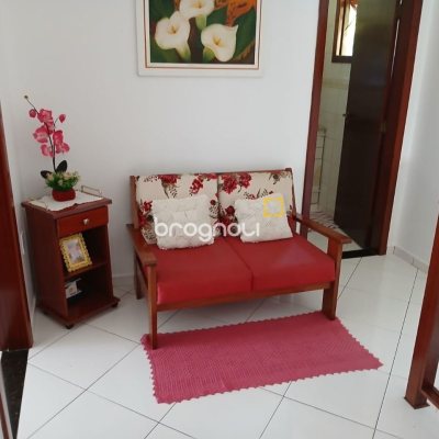 Casa com 192m², 3 quartos (sendo 1 suíte), 2 garagens, no bairro Forquilhinha em São José