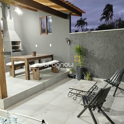Casa com 114m², 3 quartos (sendo 1 suíte), 1 garagem, no bairro Campeche em Florianópolis