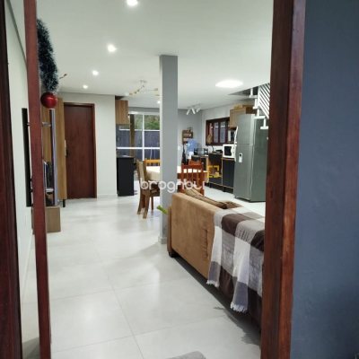 Casa com 114m², 3 quartos (sendo 1 suíte), 1 garagem, no bairro Campeche em Florianópolis