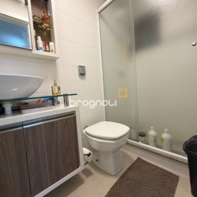 Apartamento com 83m², 3 quartos (sendo 1 suíte), 1 garagem, no bairro Estreito em Florianópolis