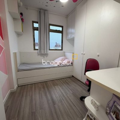 Apartamento com 83m², 3 quartos (sendo 1 suíte), 1 garagem, no bairro Estreito em Florianópolis