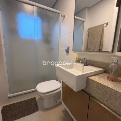 Apartamento com 83m², 3 quartos (sendo 1 suíte), 1 garagem, no bairro Estreito em Florianópolis