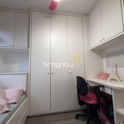 Apartamento com 83m², 3 quartos (sendo 1 suíte), 1 garagem, no bairro Estreito em Florianópolis