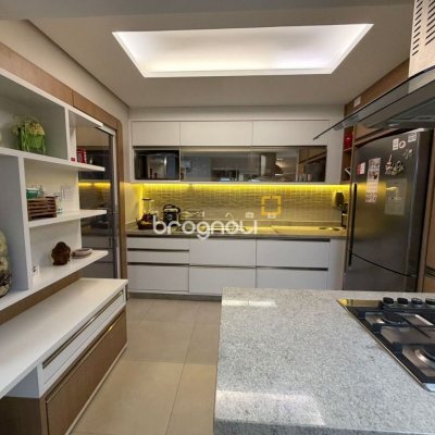 Apartamento com 83m², 3 quartos (sendo 1 suíte), 1 garagem, no bairro Estreito em Florianópolis