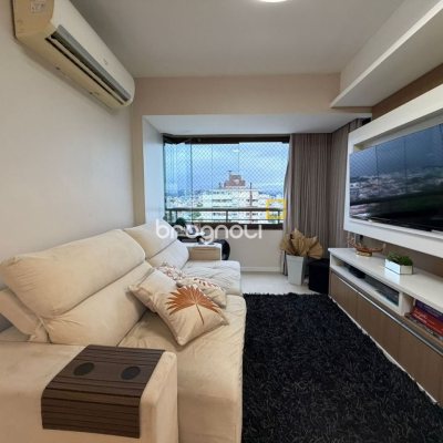 Apartamento com 83m², 3 quartos (sendo 1 suíte), 1 garagem, no bairro Estreito em Florianópolis