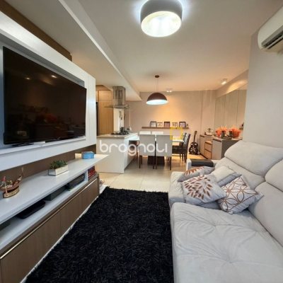 Apartamento com 83m², 3 quartos (sendo 1 suíte), 1 garagem, no bairro Estreito em Florianópolis